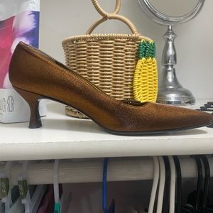 Stuart Weitzman, Shimmery Bronze color, size 7.5-7